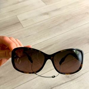 Matte tortoise Maui Jim sunglassss , women's